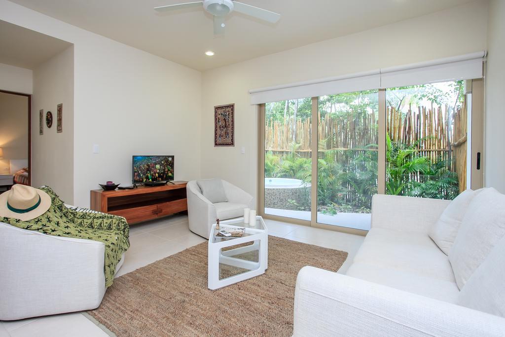 Condos Perfectly Situated Between The Beach & Tulum Town By Stella Rentals Exterior photo